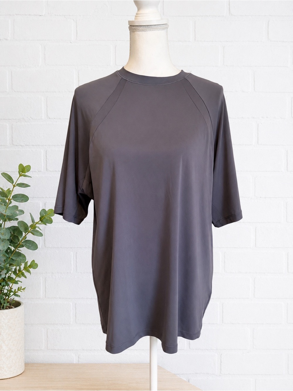 NWT Nike x Skims airy oversized boyfriend t-shirt in raven size xs